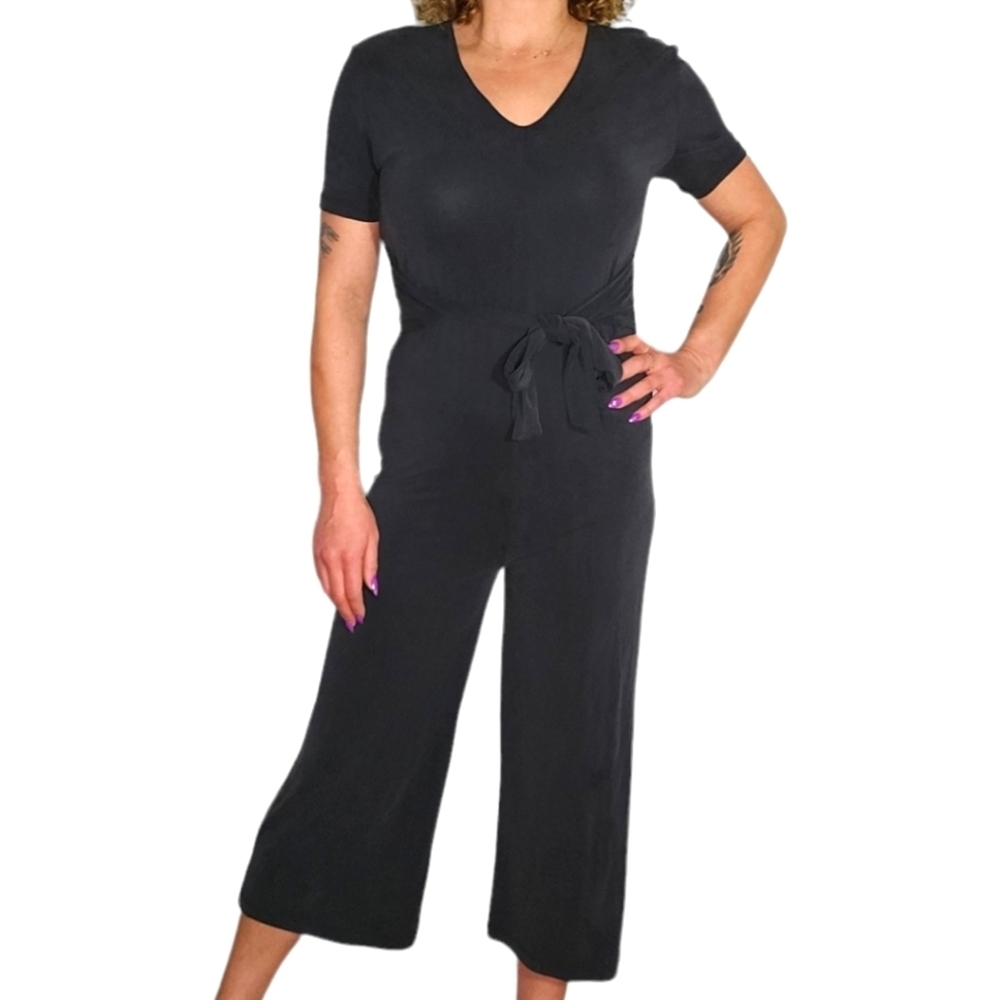 Love In Stretch Jumper VNeck Short Sleeve Size Medium Black